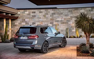 BMW X7 xDrive40i      4K Ultra HD