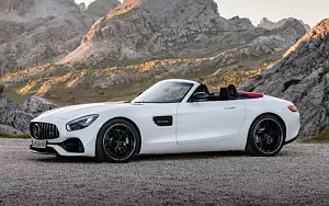 Mercedes-AMG GT Roadster      4K Ultra HD