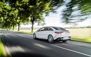 Mercedes-AMG EQE 53 4MATIC+ (Diamond White Metallic)      4K Ultra HD