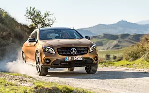 Mercedes-Benz GLA 220 d 4MATIC      4K Ultra HD