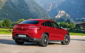 Mercedes-Benz GLC 350 d 4MATIC Coupe AMG Line      4K Ultra HD