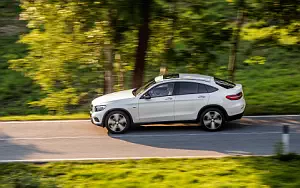 Mercedes-Benz GLC 350 e 4MATIC Coupe      4K Ultra HD