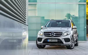 Mercedes-Benz GLE 500 e 4MATIC AMG Line      4K Ultra HD