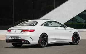 Mercedes-AMG S 63 4MATIC+ Coupe      4K Ultra HD