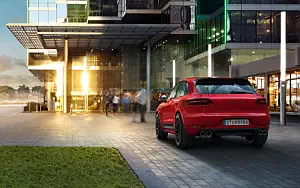 Porsche Macan GTS      4K Ultra HD