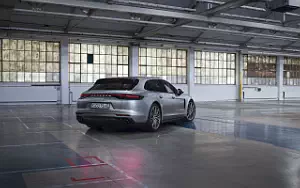 Porsche Panamera 4 E-Hybrid Sport Turismo      4K Ultra HD