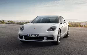 Porsche Panamera 4 E-Hybrid      4K Ultra HD