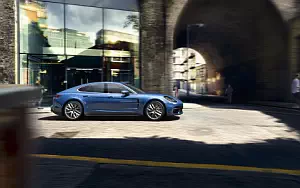 Porsche Panamera 4S      4K Ultra HD