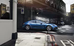 Porsche Panamera 4S      4K Ultra HD