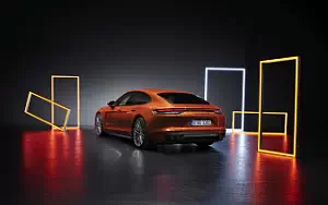 Porsche Panamera Turbo S      4K Ultra HD