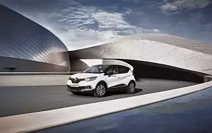 Renault Captur Initiale Paris      4K Ultra HD