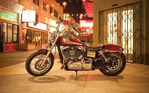 Harley-Davidson Dyna Street Bob      4K Ultra HD