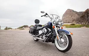 Harley-Davidson Heritage Softail Classic      4K Ultra HD
