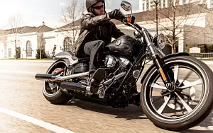Harley-Davidson Softail Breakout      4K Ultra HD