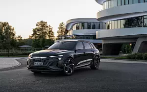 Audi SQ8 e-tron quattro      4K Ultra HD