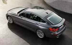 BMW 330i Gran Turismo Luxury      4K Ultra HD