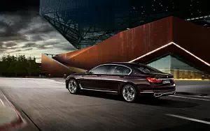 BMW M760Li xDrive V12 Excellence      4K Ultra HD