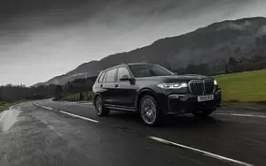 BMW X7 M50d UK-spec      4K Ultra HD