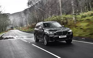 BMW X7 M50d UK-spec      4K Ultra HD