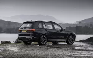 BMW X7 M50d UK-spec      4K Ultra HD