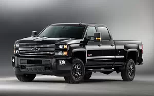 Chevrolet Silverado 2500 HD Z71 Midnight Edition Crew Cab      4K Ultra HD