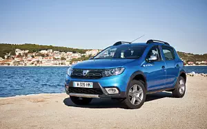 Dacia Sandero Stepway      4K Ultra HD