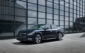 Infiniti Q70L 3.7      4K Ultra HD