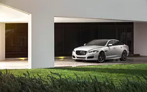 Jaguar XJR UK-spec      4K Ultra HD