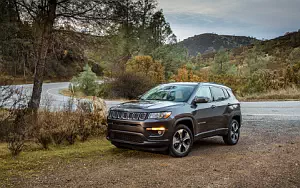 Jeep Compass Latitude      4K Ultra HD