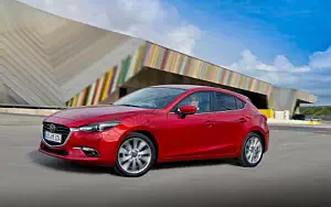 Mazda 3 Hatchback      4K Ultra HD