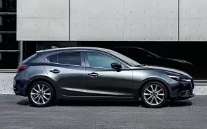 Mazda 3 Hatchback      4K Ultra HD