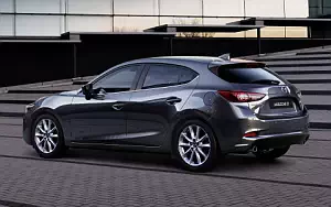 Mazda 3 Hatchback      4K Ultra HD