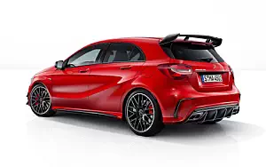 Mercedes-AMG A 45 4MATIC      4K Ultra HD