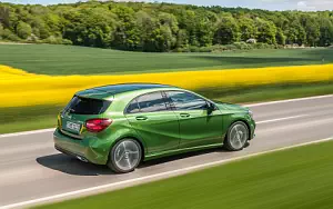 Mercedes-Benz A 220 d 4MATIC Style      4K Ultra HD