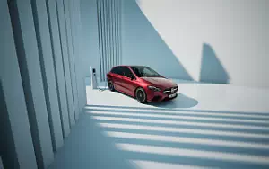 Mercedes-Benz B 250 e AMG Line      4K Ultra HD