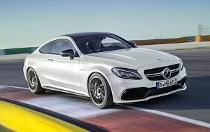 Mercedes-AMG C 63 S Coupe      4K Ultra HD