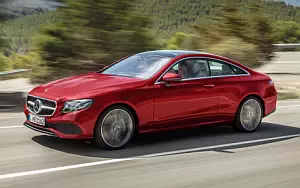 Mercedes-Benz E 220 d Coupe Avantgarde      4K Ultra HD