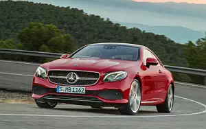 Mercedes-Benz E 220 d Coupe Avantgarde      4K Ultra HD