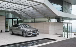 Mercedes-Benz E 400 4MATIC AMG Line      4K Ultra HD