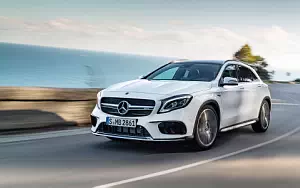 Mercedes-AMG GLA 45 4MATIC      4K Ultra HD