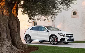 Mercedes-AMG GLA 45 4MATIC      4K Ultra HD