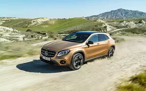 Mercedes-Benz GLA 220 d 4MATIC      4K Ultra HD