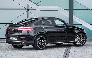 Mercedes-AMG GLC 43 4MATIC Coupe      4K Ultra HD