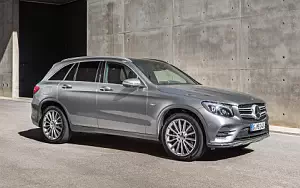 Mercedes-Benz GLC 350 e 4MATIC Edition 1 AMG Line      4K Ultra HD