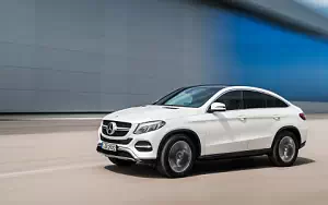 Mercedes-Benz GLE 350 d 4MATIC Coupe      4K Ultra HD