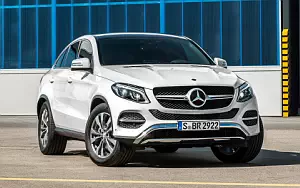 Mercedes-Benz GLE 350 d 4MATIC Coupe      4K Ultra HD