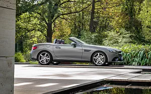 Mercedes-Benz SLC 300 AMG Line      4K Ultra HD