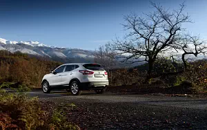 Nissan Qashqai RU-spec      4K Ultra HD