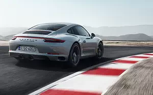 Porsche 911 Carrera 4 GTS      4K Ultra HD