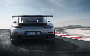 Porsche 911 GT2 RS      4K Ultra HD